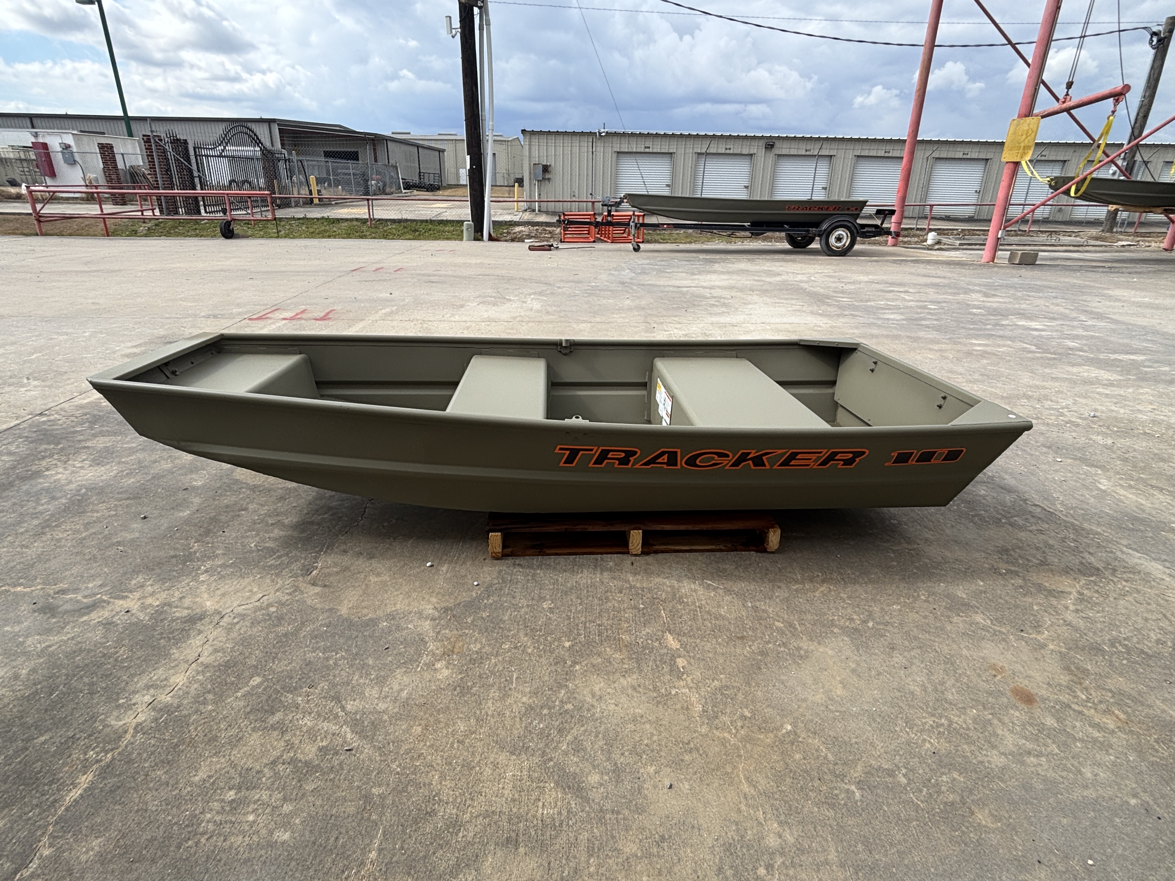 2026 Tracker T1036 UTILITY BOAT
