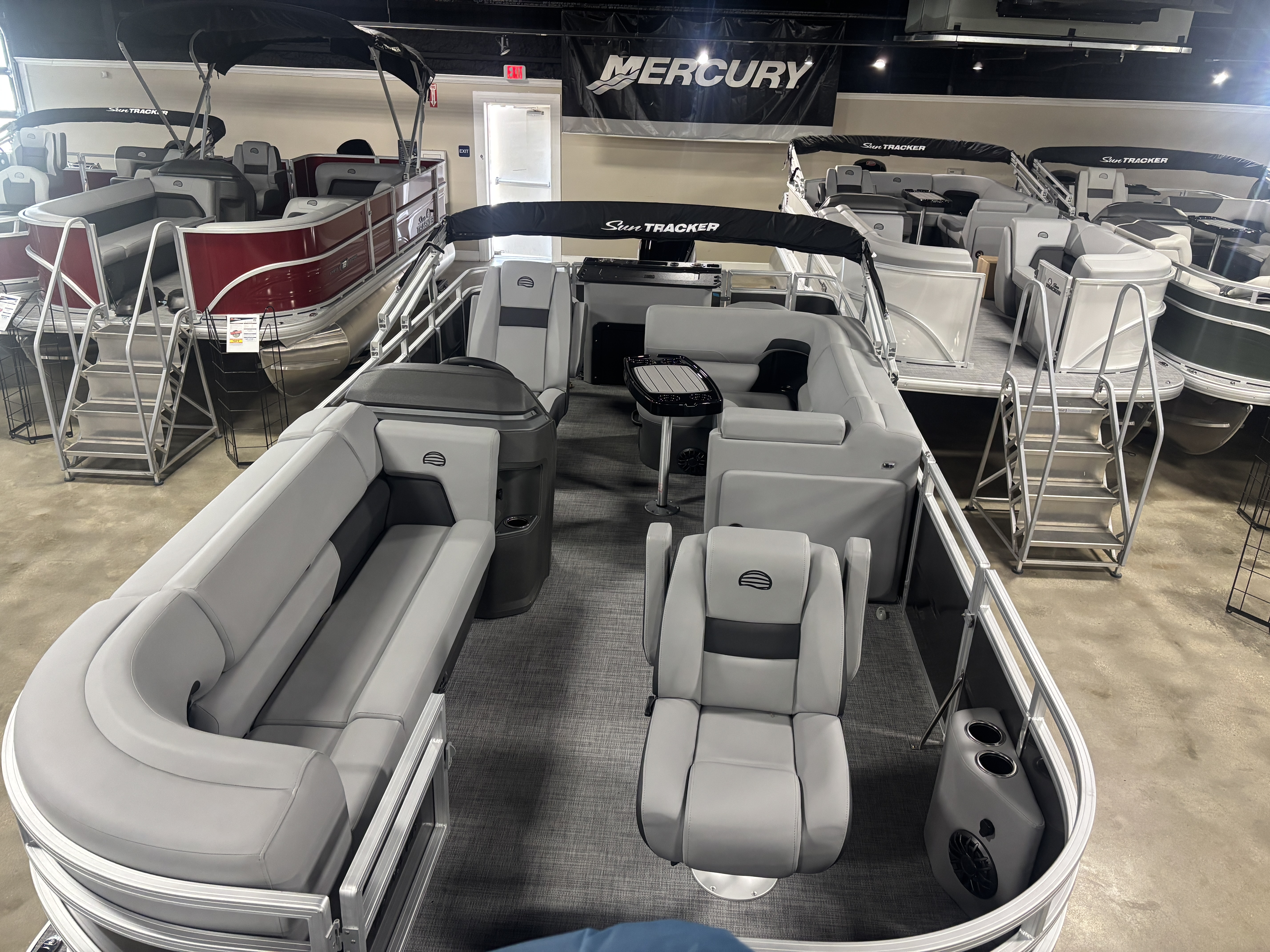 2027 Sun Tracker SF20 PONTOON BOAT