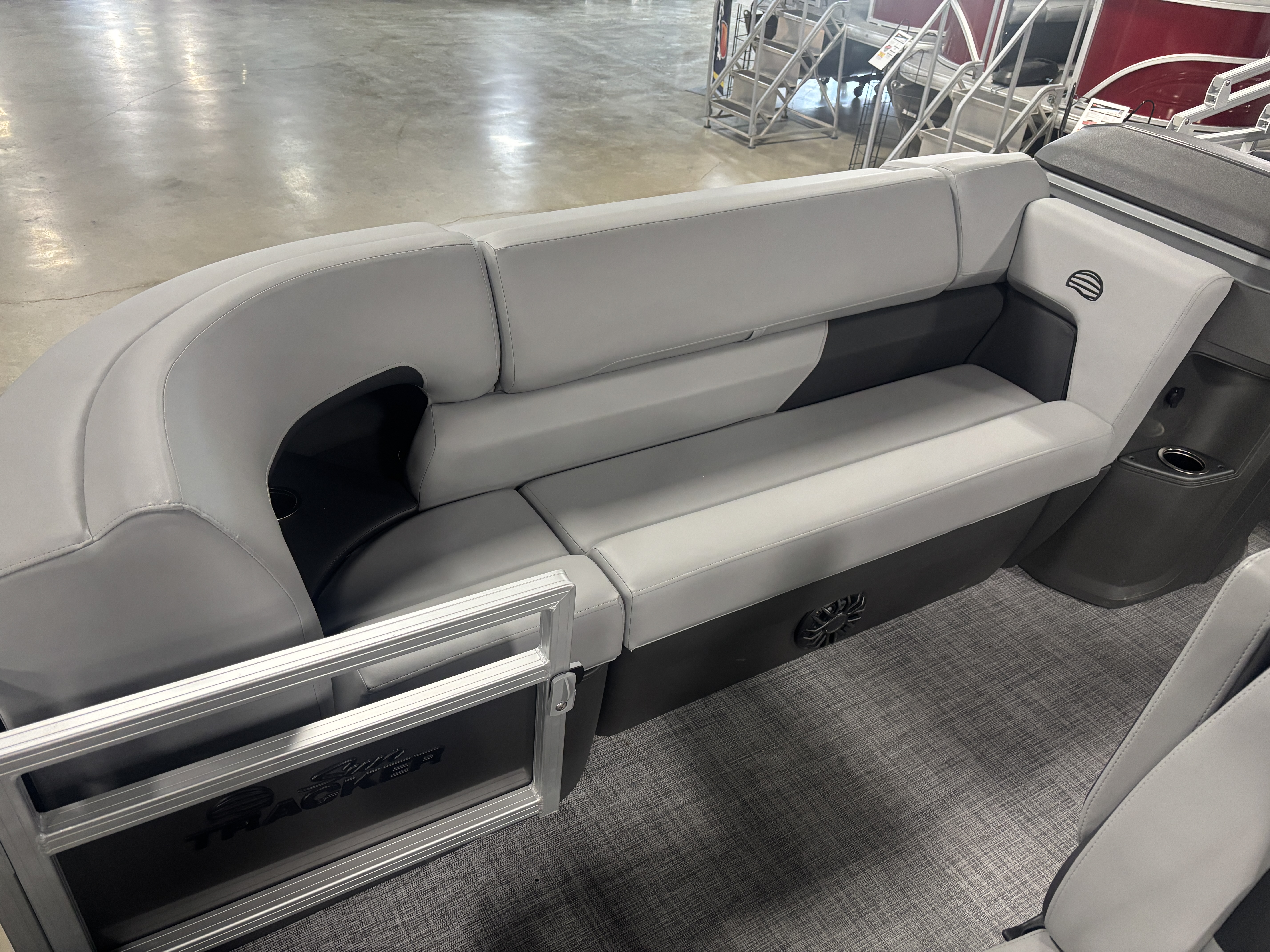 2027 Sun Tracker SF20 PONTOON BOAT