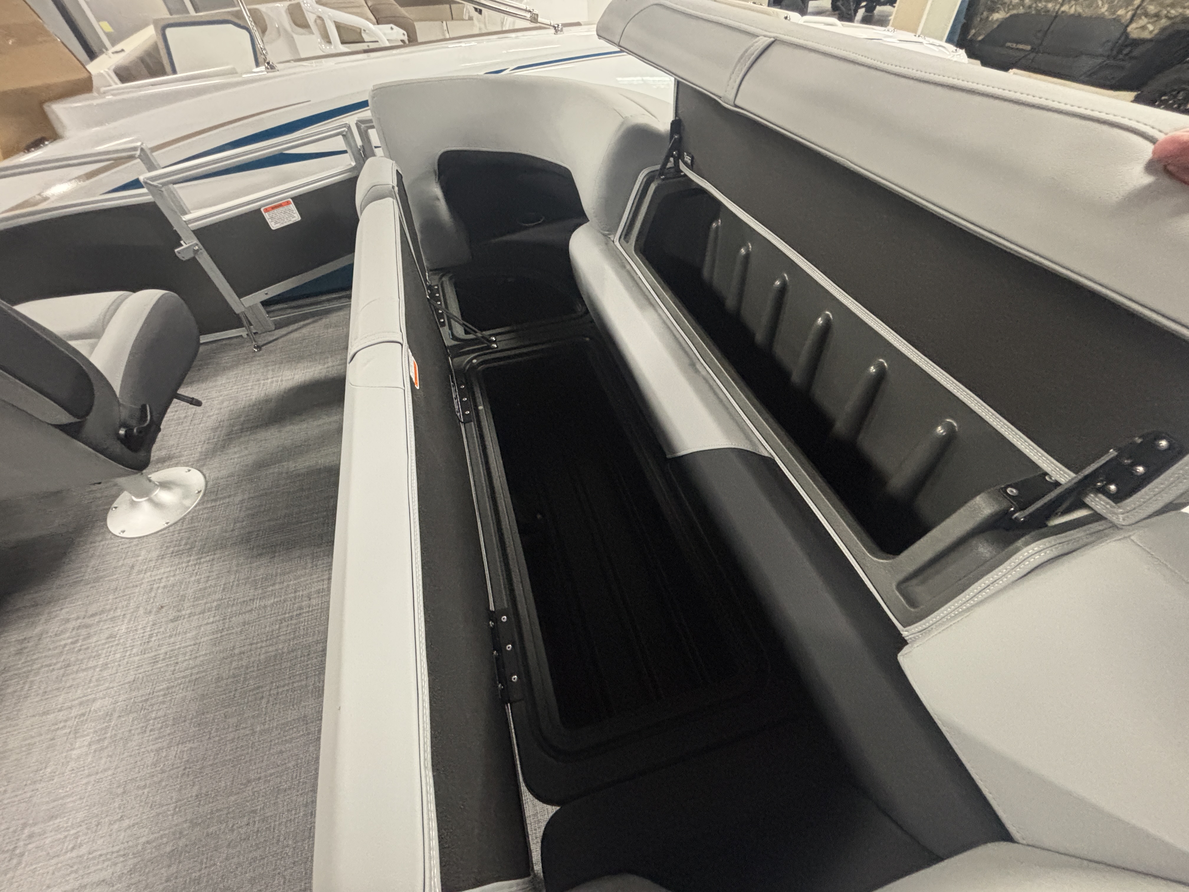2027 Sun Tracker SF20 PONTOON BOAT