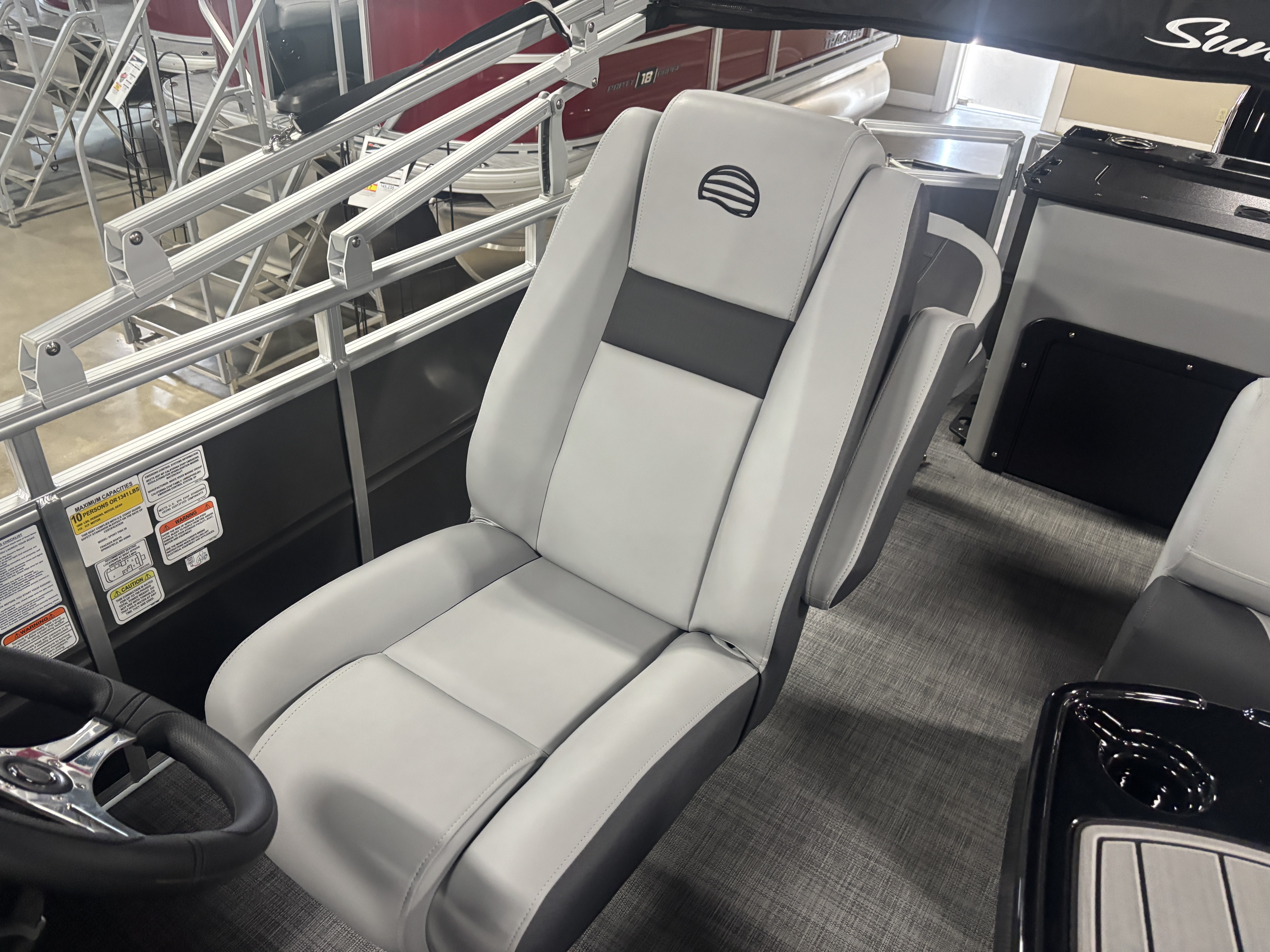 2027 Sun Tracker SF20 PONTOON BOAT