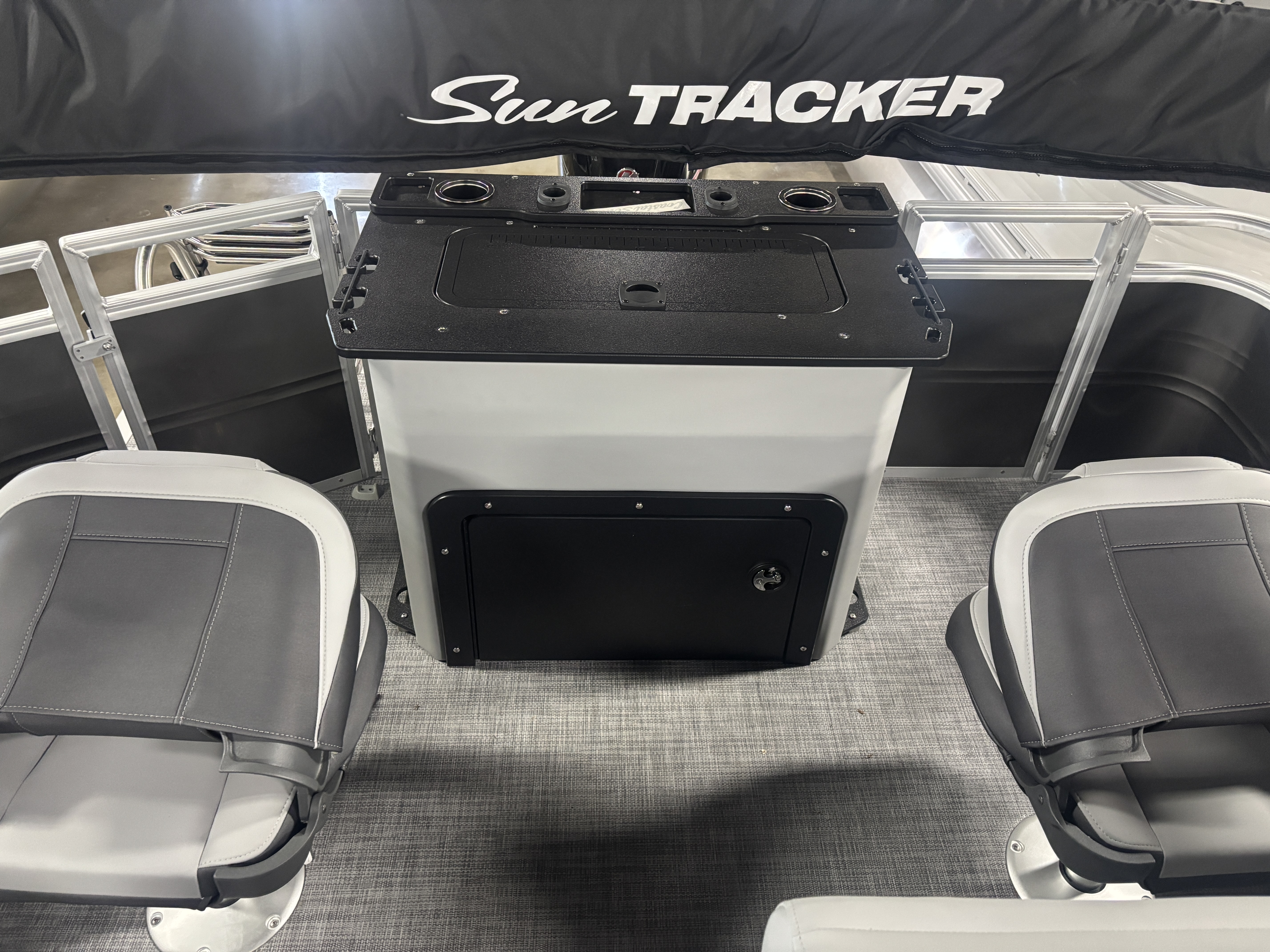2027 Sun Tracker SF20 PONTOON BOAT