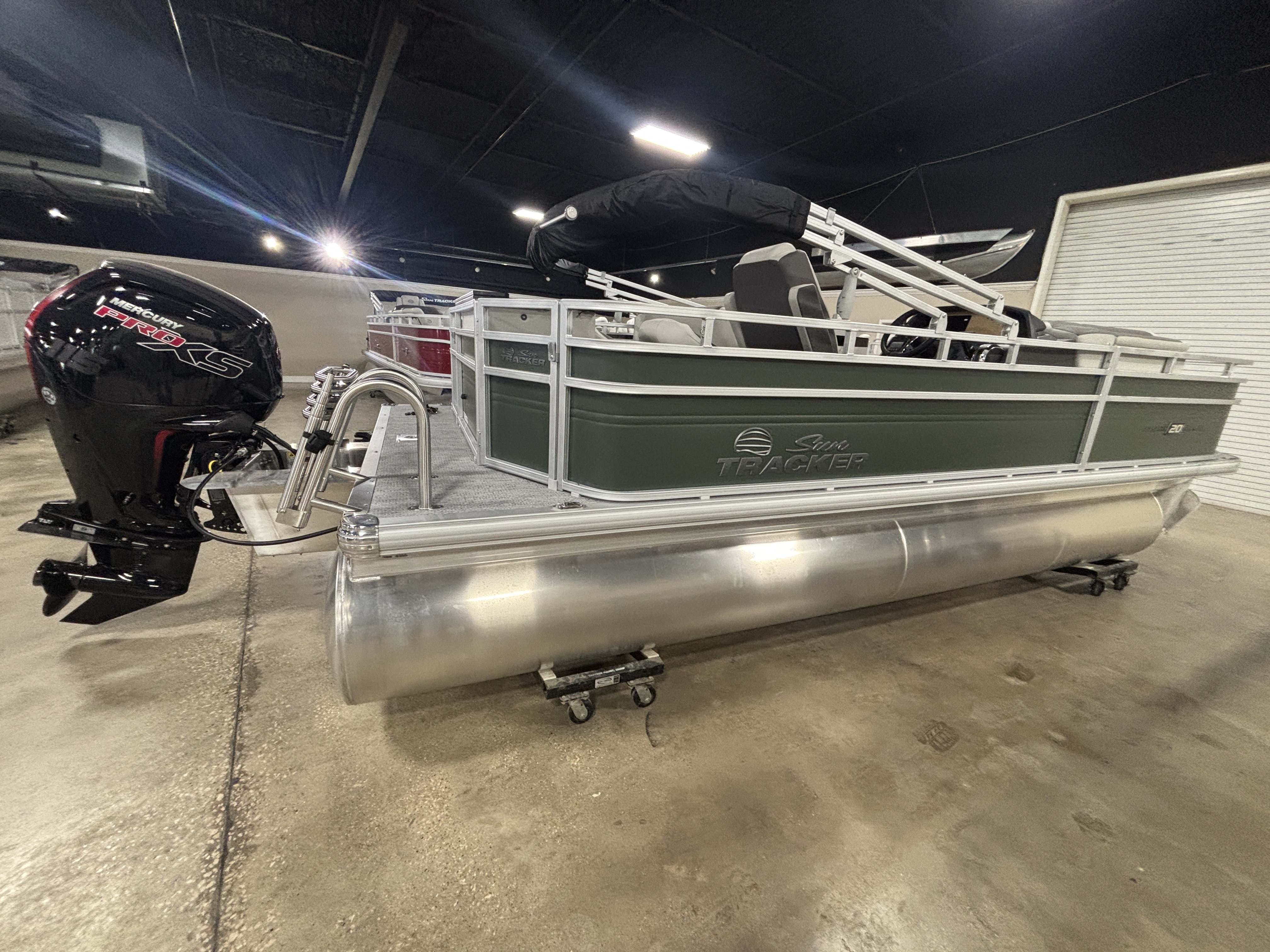 2027 Sun Tracker SFB20 PONTOON BOAT