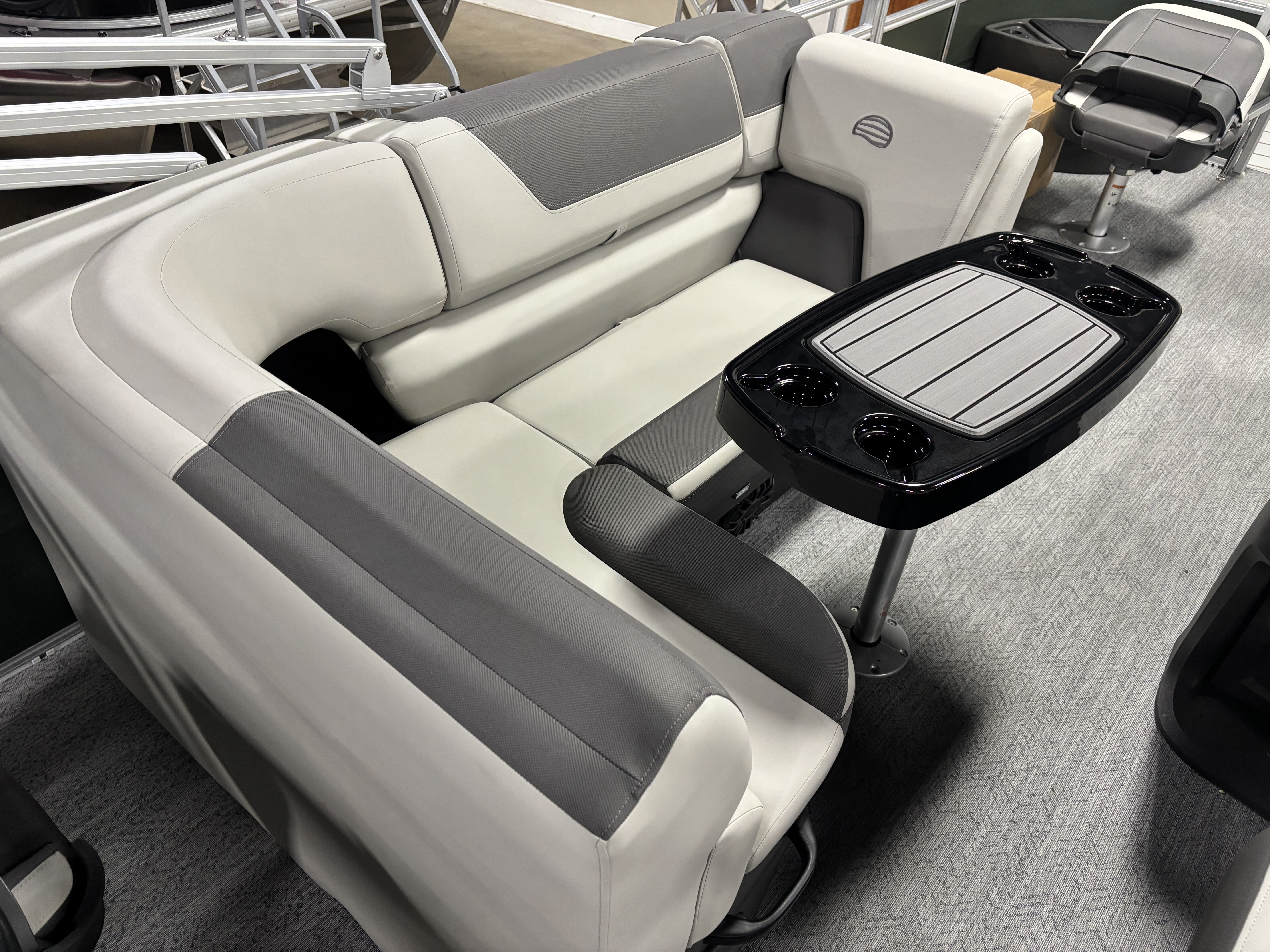 2027 Sun Tracker SFB20 PONTOON BOAT