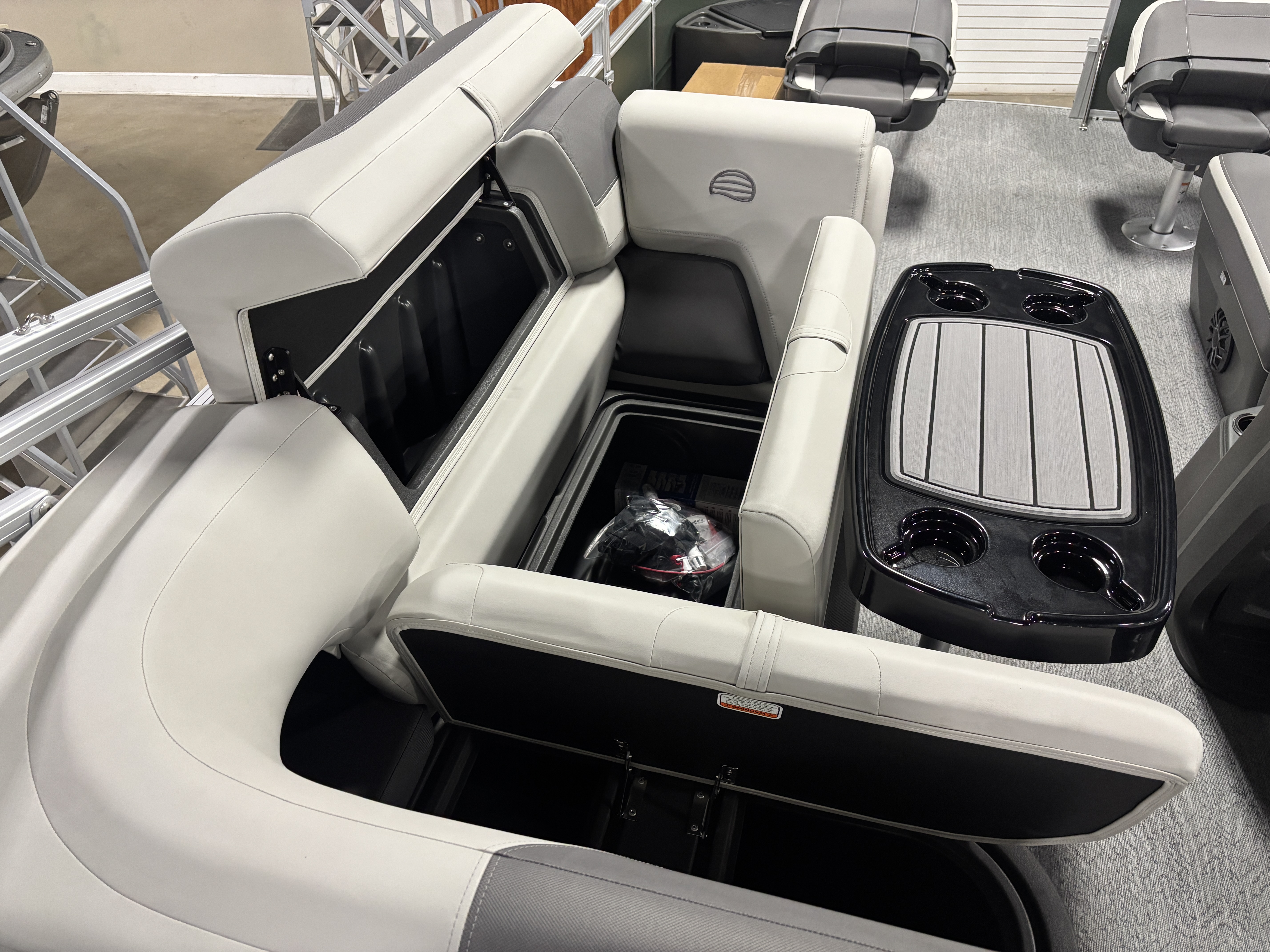 2027 Sun Tracker SFB20 PONTOON BOAT
