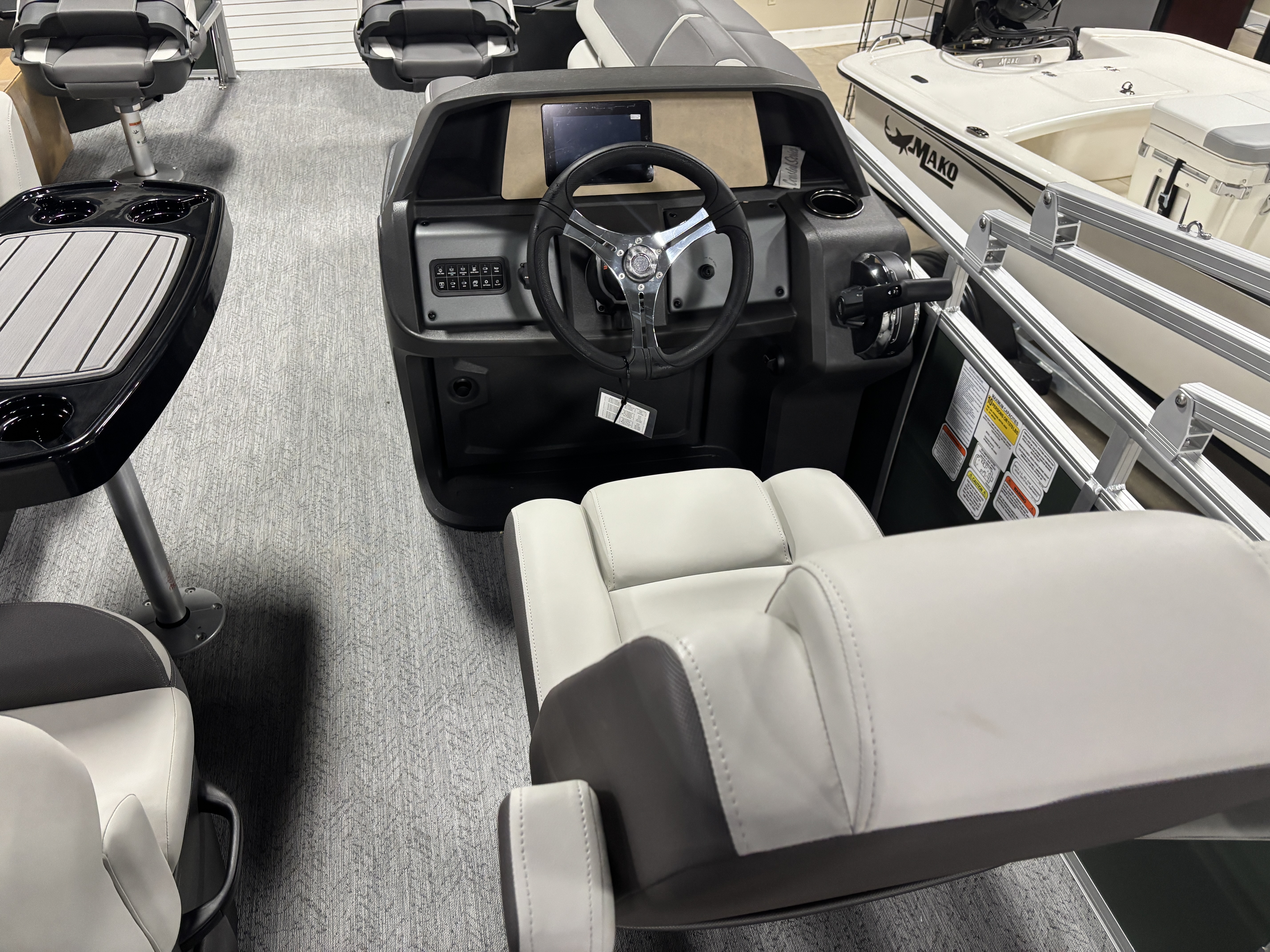 2027 Sun Tracker SFB20 PONTOON BOAT