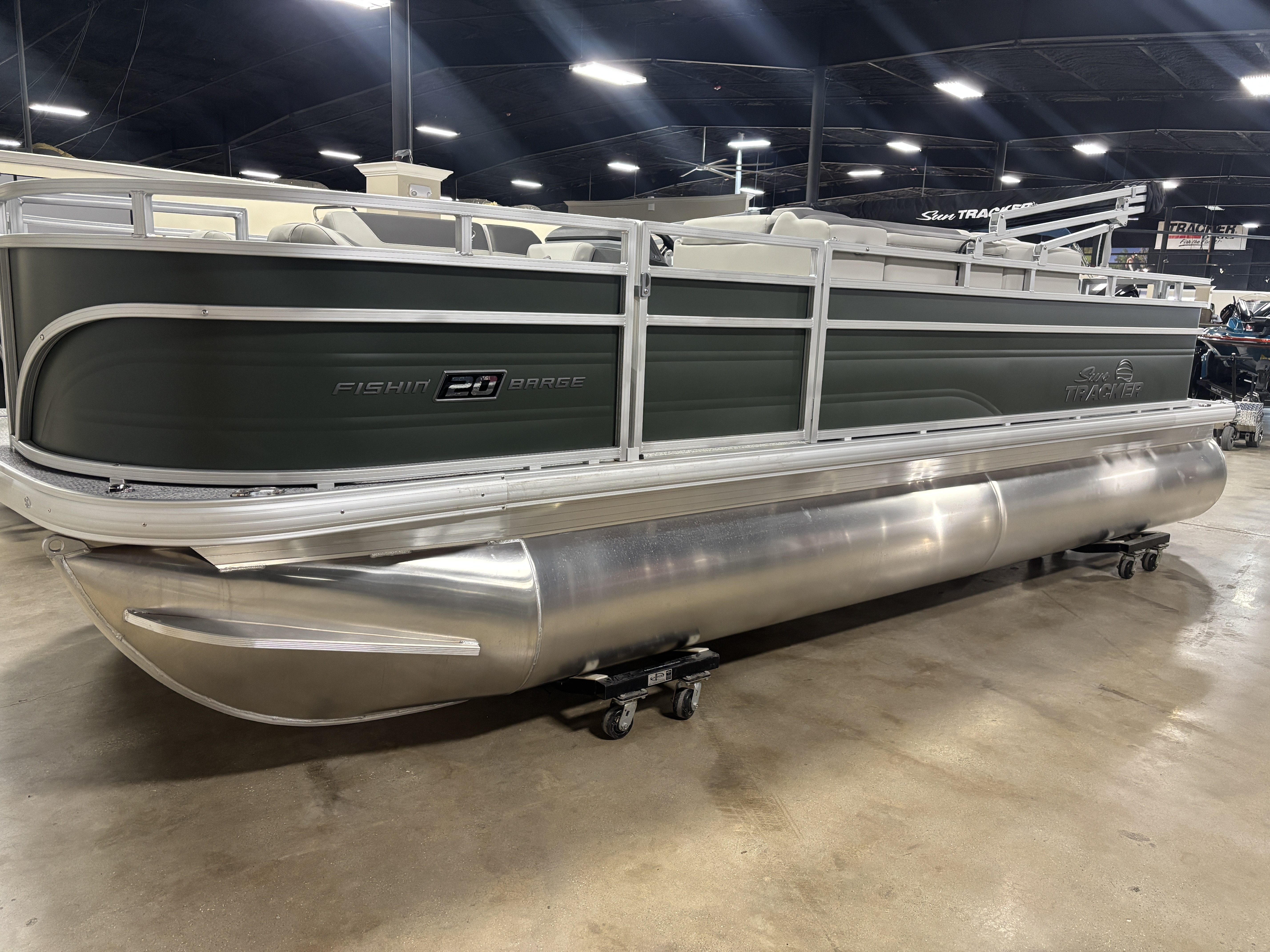 2027 Sun Tracker SFB20 PONTOON BOAT