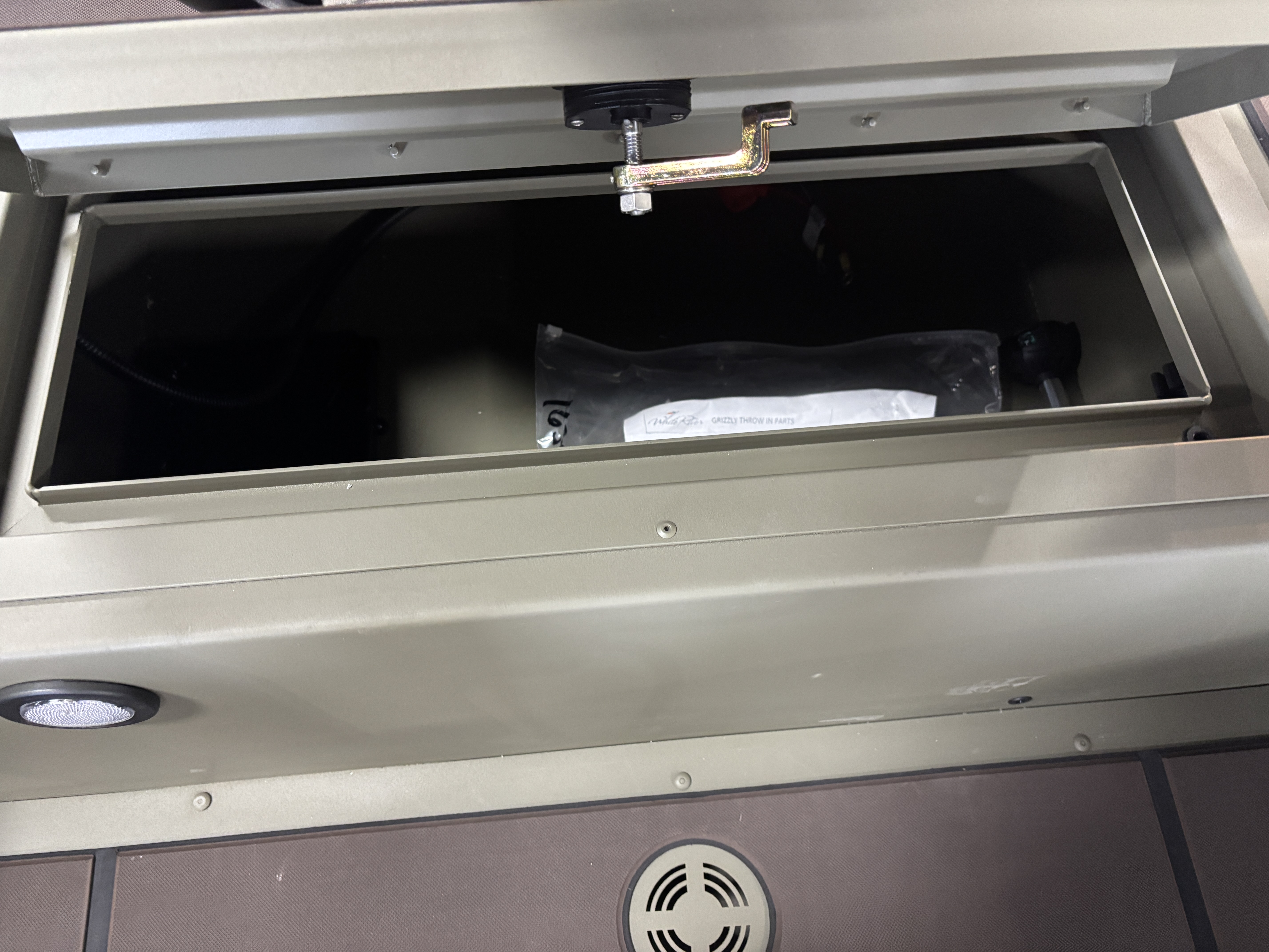2027 WHITE RIVER T1654SP UTILITY BOAT