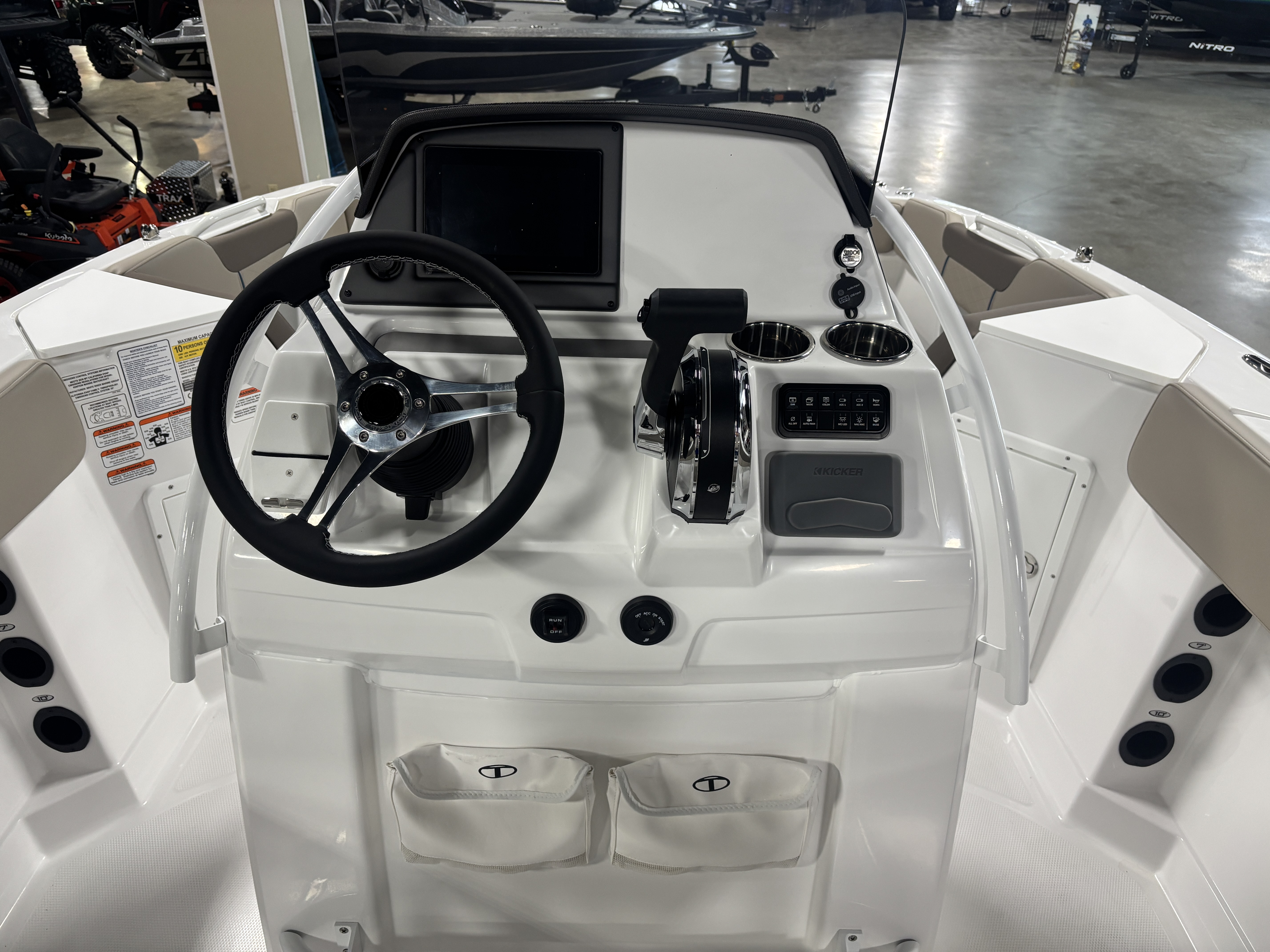 2027 Tahoe TAH2150CC SKI BOAT