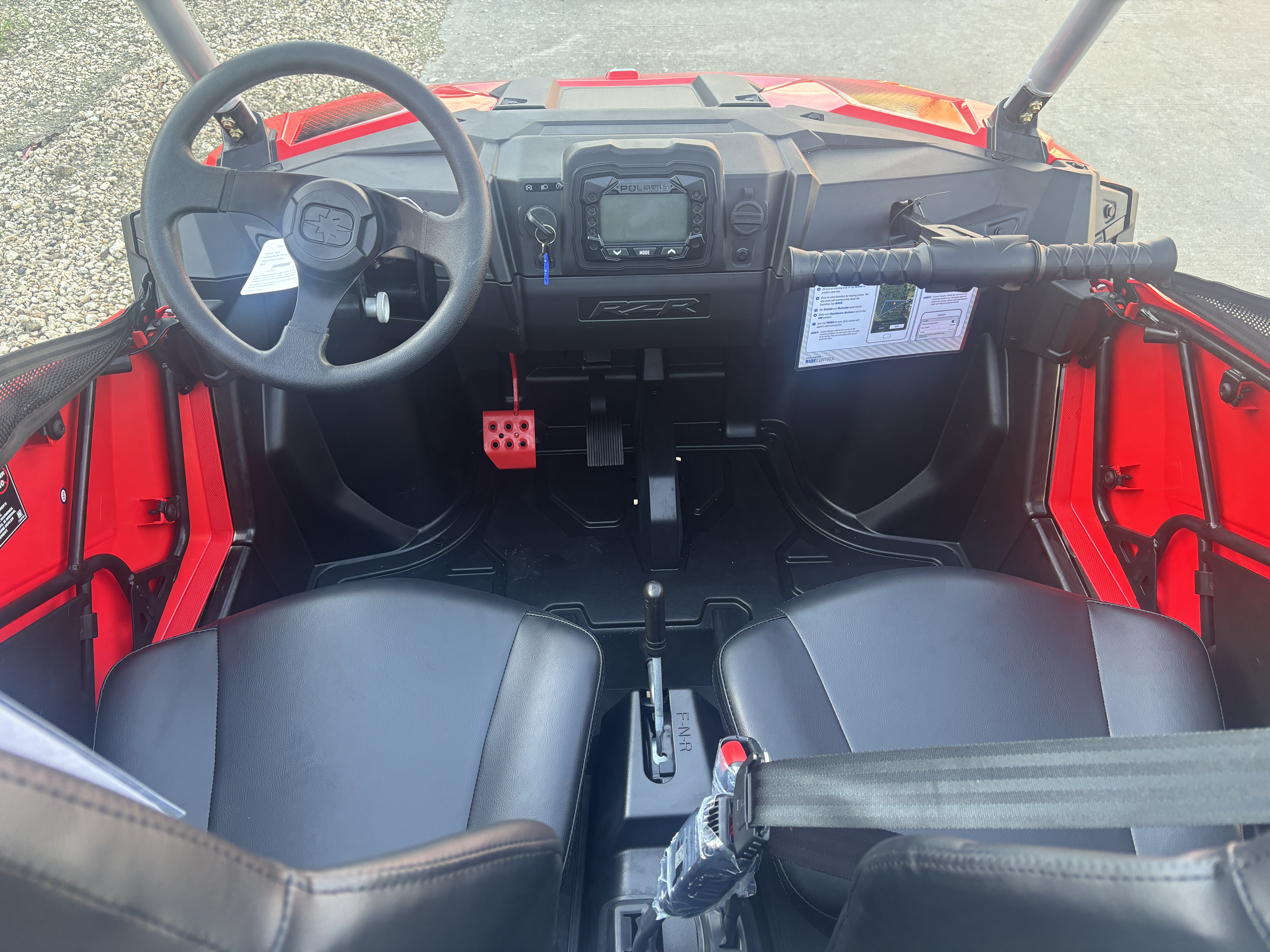 2026 POLARIS RZR 200 EFI Indy Red RTV