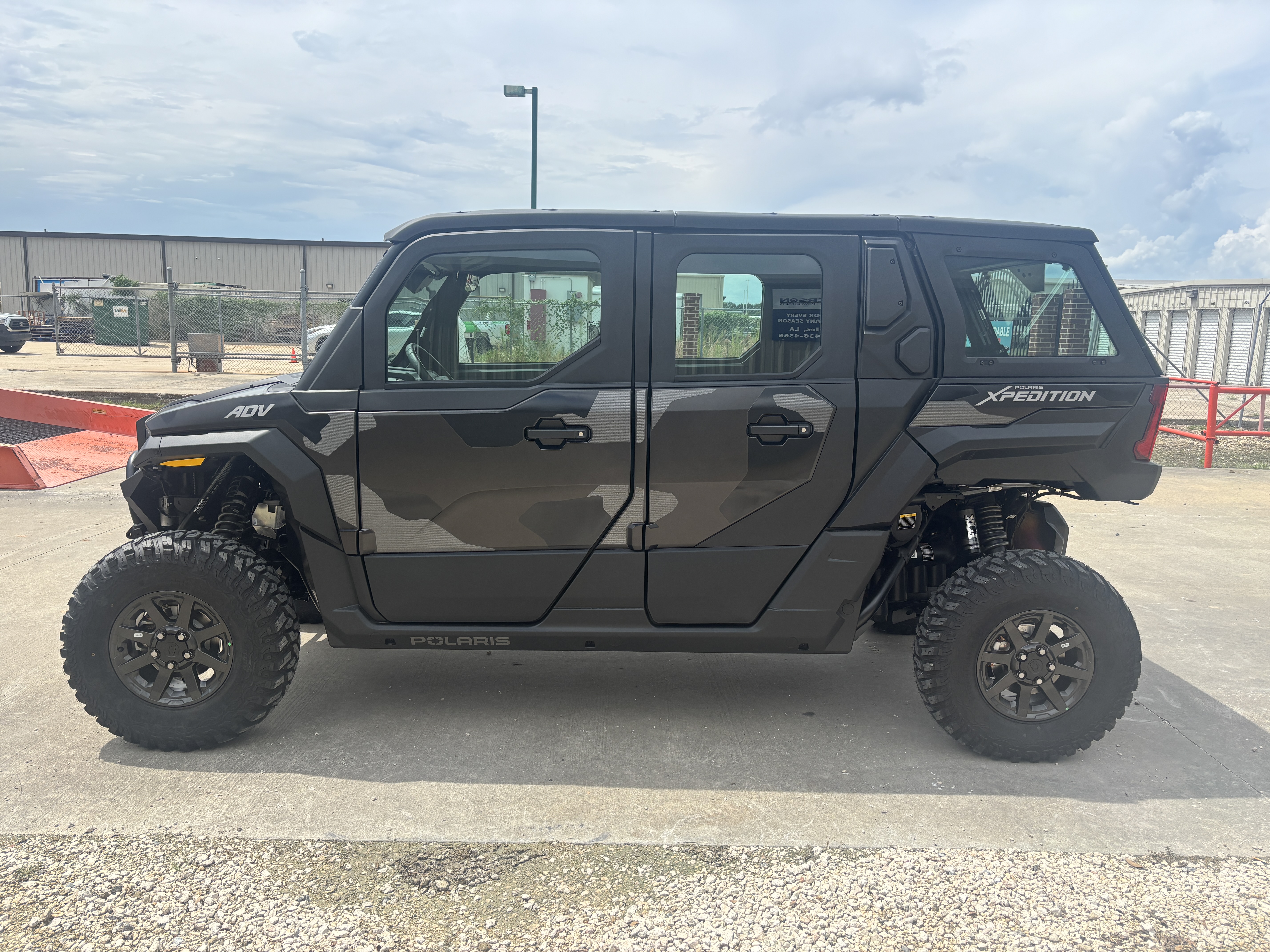 2027 POLARIS XPEDITION ADV 5 NorthStar Matte Super Graphite RTV